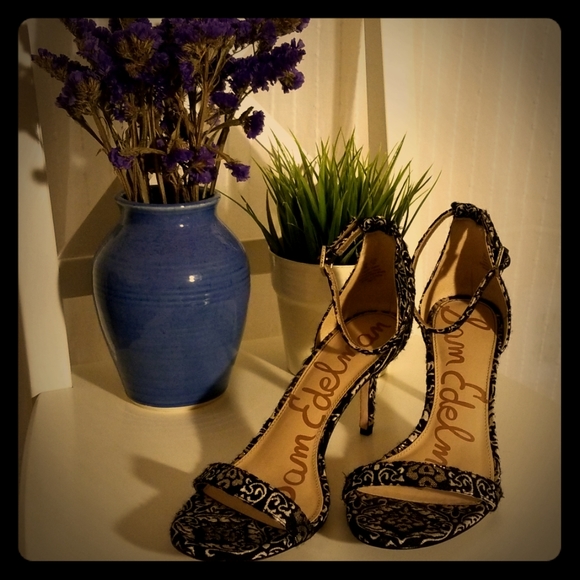 Sam Edelman Shoes - Sam Edleman Classic Kitten Heel Sandals